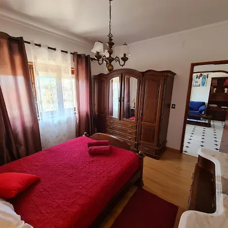 Casa Silva, Portugals Surfing Hotspot *